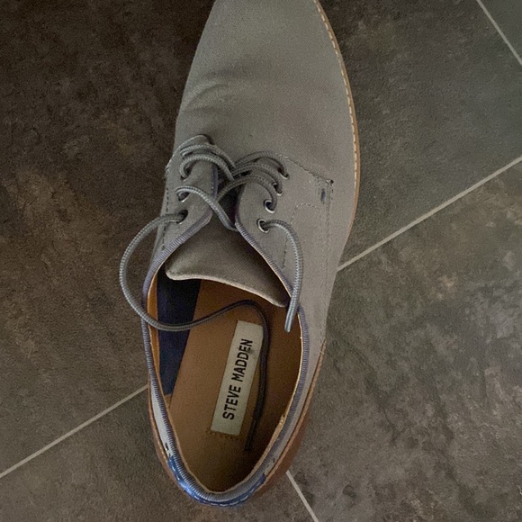 Men’s 9.5 Steve maddens - Picture 2 of 3